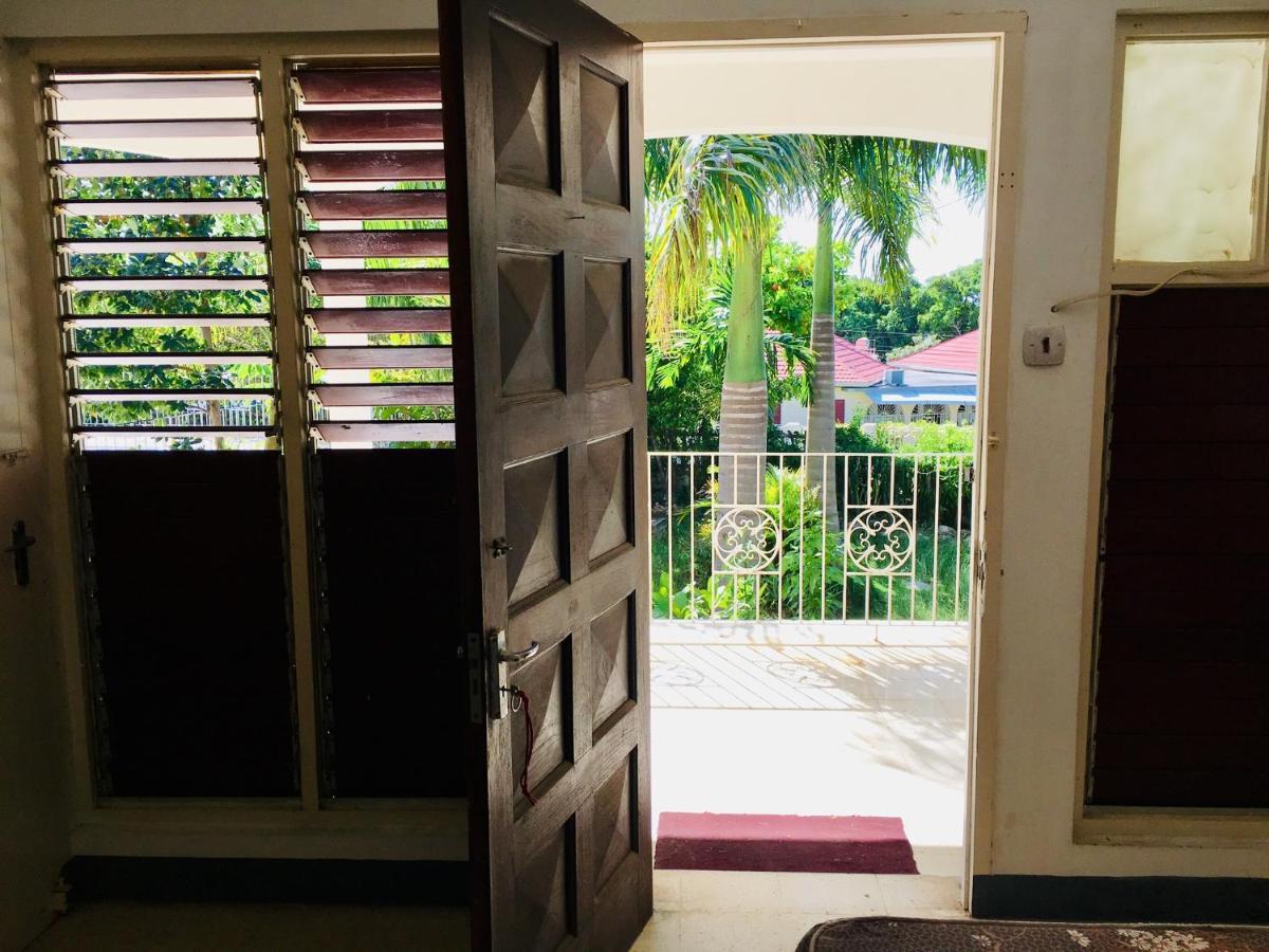 African Symbol Guest House Montego Bay Exterior foto