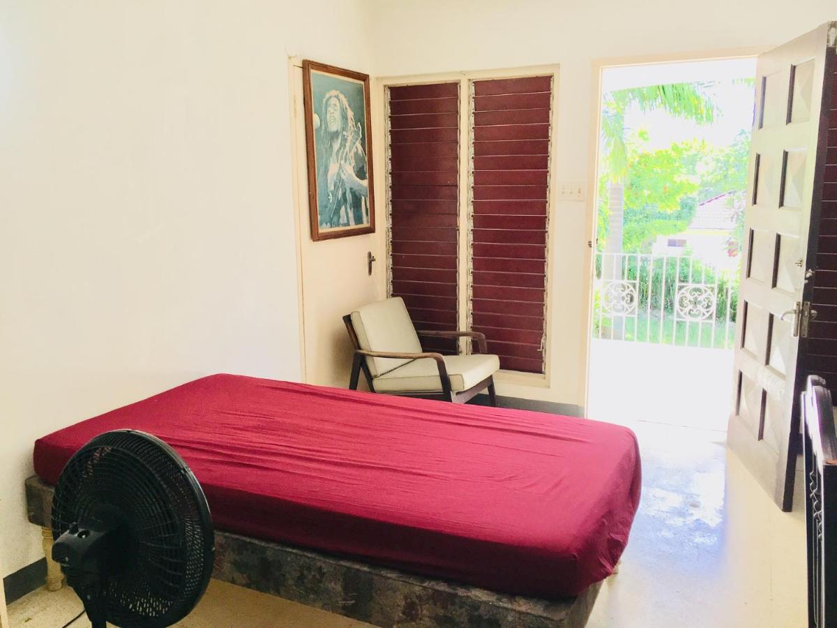 African Symbol Guest House Montego Bay Exterior foto