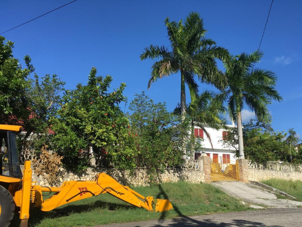 African Symbol Guest House Montego Bay Exterior foto